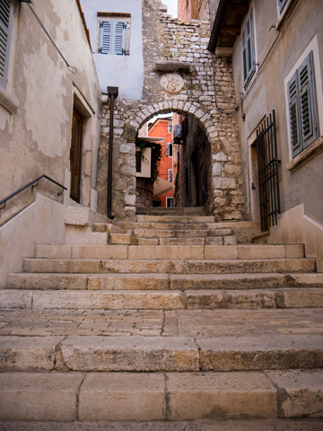 Entrance to the stari grad in Rovinj, Croatia