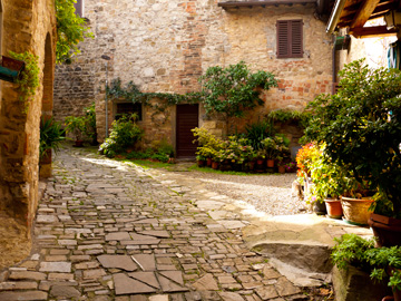 A small courtyard in Tuscany