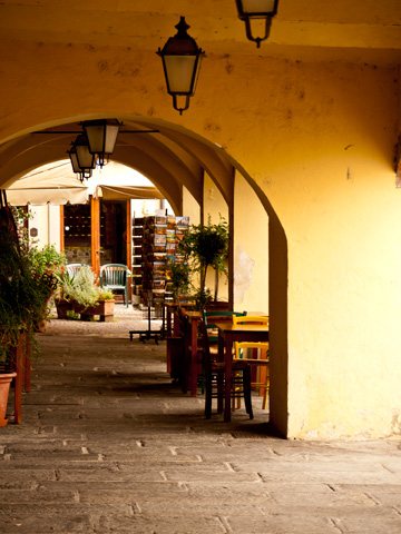 A portico in Piazza Matteotti in Greve in Chianti