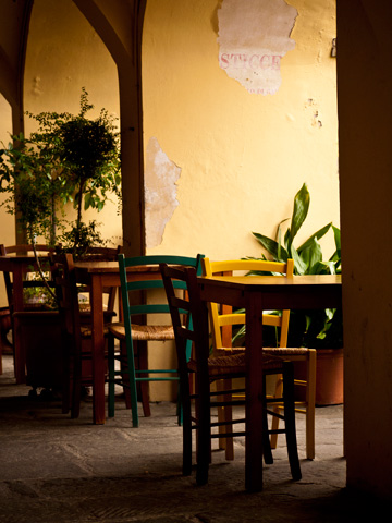 A portico-covered patio in Greve in Chianti